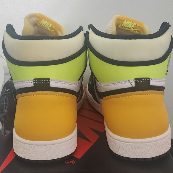 Nike Air Jordan 1 Retro High OG White Black Volt Men’s 11.5 – New w/ Box - Picture 2 of 5